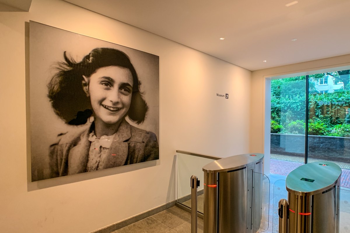 Entrada del museo de la Casa de Ana Frank en Ámsterdam
