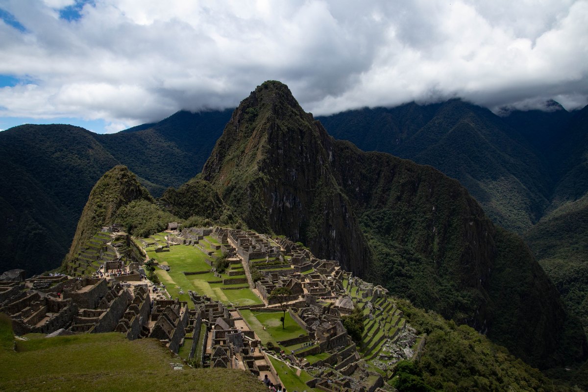 Machu Picchu entre las montañas de Cusco