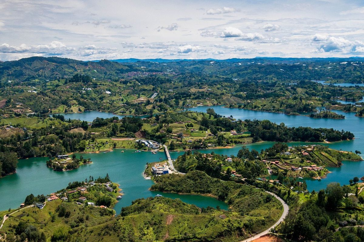 Embalse de Guatapé desde el aire