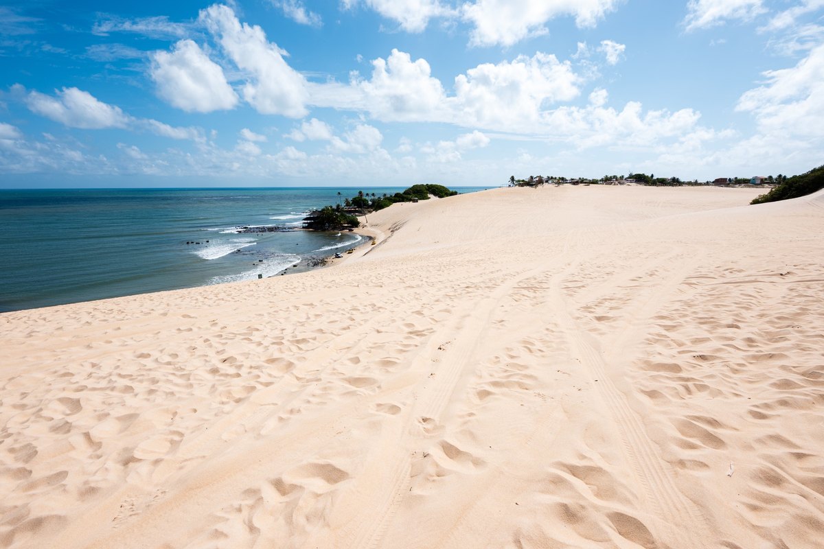 Dunas de Genipabu junto al mar en Natal