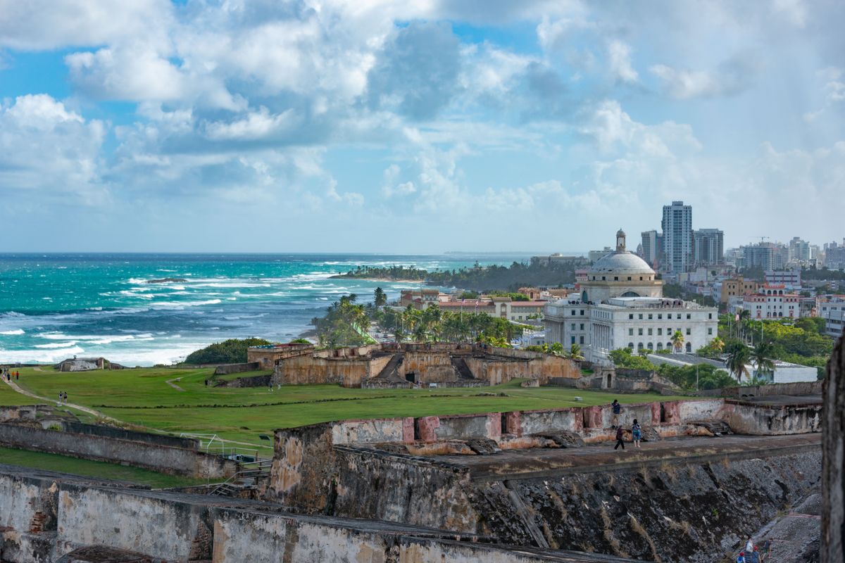 Fortificaciones del Viejo San Juan frente al mar