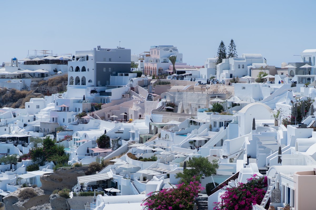 Casas blancas y cúpulas azules de Oia, Santorini